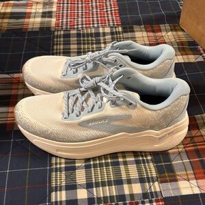 Brooks Ghost Max 2 Sky Blue and White Running Shoes